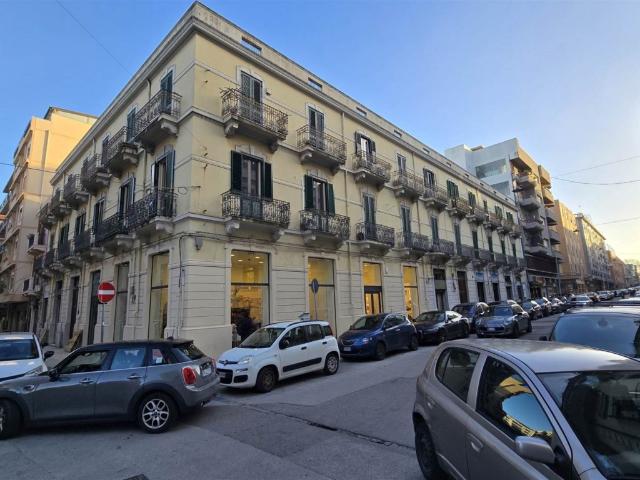 Appartamento in affitto a Messina via Ugo Bassi 53, immobile di prestigio, ascensore, centrale TrovaCasa