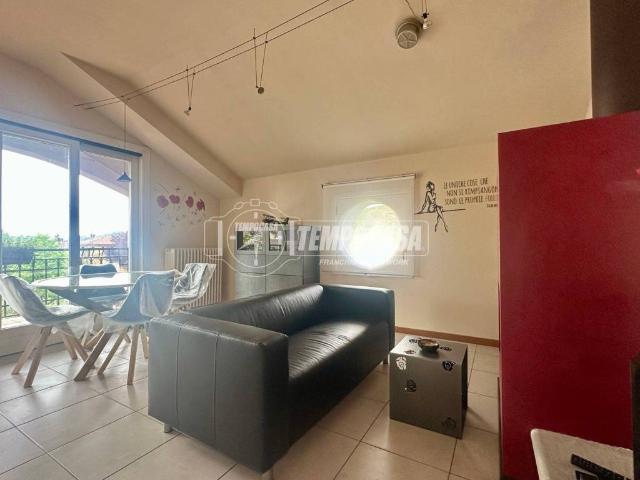 Appartamento in affitto a Merate via Evangelista Torricelli 4, arredato, giardino privato, terrazzo TrovaCasa