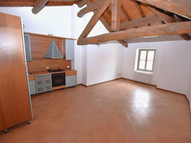 Appartamento in affitto a Merate LC