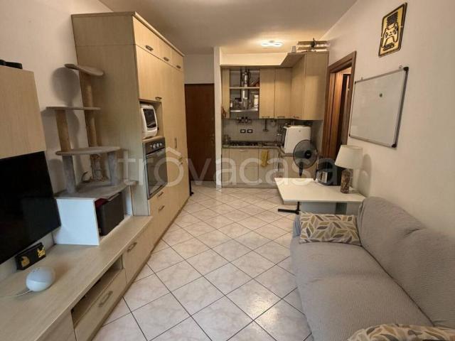 Appartamento in affitto a Milano via Castrovillari, arredato, giardino privato, riscaldamento autonomo TrovaCasa
