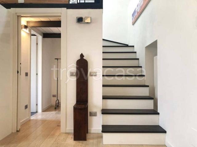 Appartamento in affitto a Milano via Angelo della Pergola, Isola