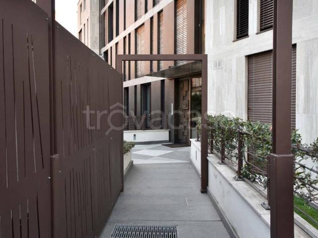 Appartamento in affitto a Milano via Alessio di Tocqueville, arredato, ascensore, centrale TrovaCasa
