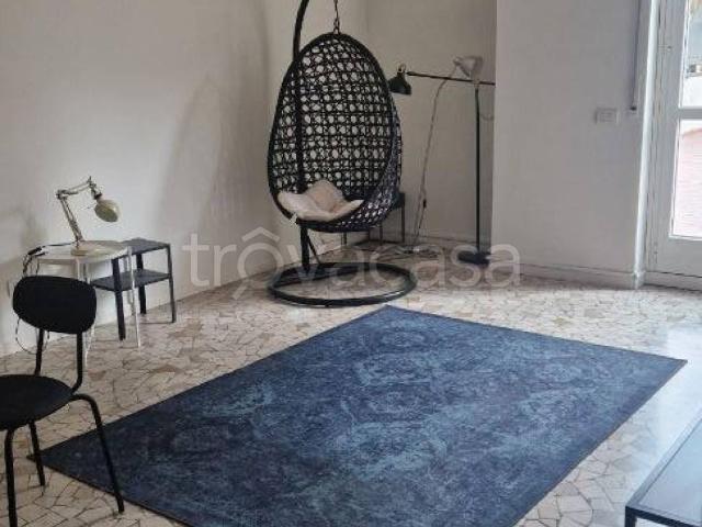 Appartamento in affitto a Milano via Ariberto, 1, terrazzo, parzialmente arredato, luminoso TrovaCasa