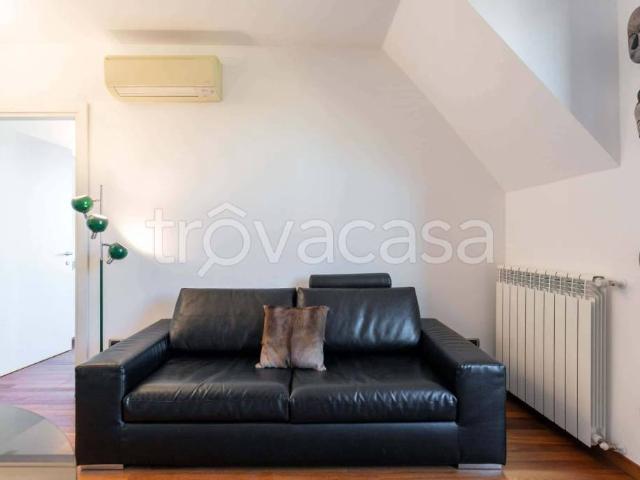Appartamento in affitto a Milano via Bartolomeo Eustachi, Morgagni