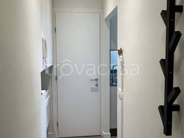 Appartamento in affitto a Milano via Bartolomeo Eustachi, Morgagni