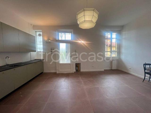 Appartamento in affitto a Milano via Giuseppe Lagrange, 2, parzialmente arredato, parquet, balcone TrovaCasa
