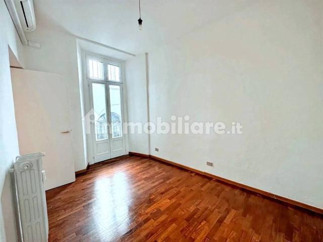 Appartamento in affitto a Milano via Giosuè Carducci, non arredato/vuoto, aria condizionata, cucina abitabile TrovaCasa