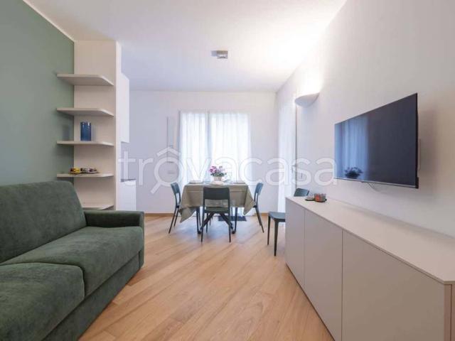 Appartamento in affitto a Milano via Giovanni da Milano, arredato, terrazzo, centrale TrovaCasa