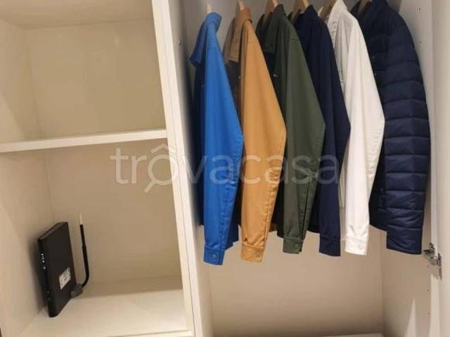 Appartamento in affitto a Milano via Giovita Scalvini, Bovisa