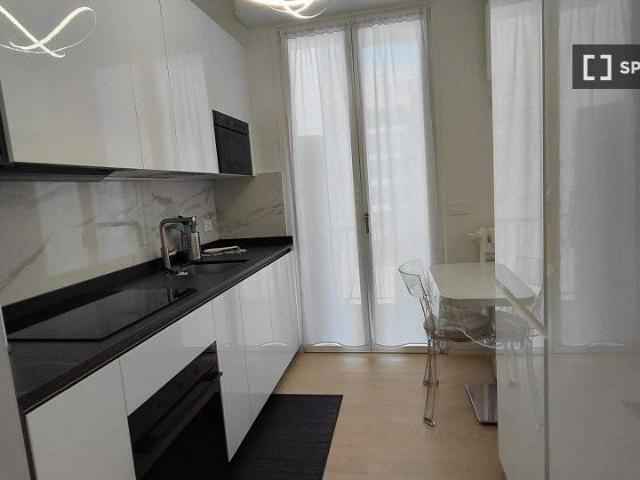 Appartamento in affitto a Milano via Guglielmo Röntgen, Bocconi, Ravizza