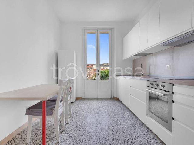 Appartamento in affitto a Milano via Guglielmo Silva, 18, parzialmente arredato, ascensore, doppia esposizione TrovaCasa