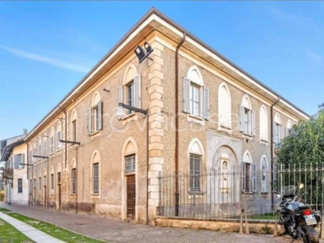 Appartamento in affitto a Milano via Domenico Berra, arredato, ristrutturato, vicinanze negozi TrovaCasa