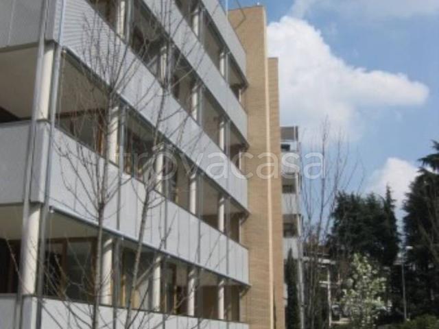 Appartamento in affitto a Milano via Degli Alerami 22, box, terrazzo, immobile di prestigio TrovaCasa