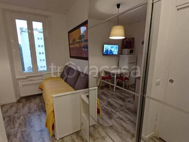 Appartamento in affitto a Milano via dell'Assunta, arredato, studio TrovaCasa