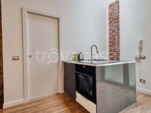 Appartamento in affitto a Milano via Ferrante Aporti, Pasteur
