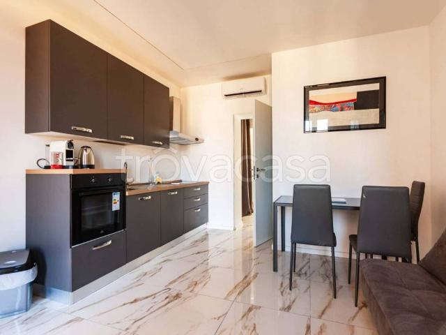 Appartamento in affitto a Milano via Lodovico Montegani, vicinanze negozi, zona residenziale, luminoso TrovaCasa
