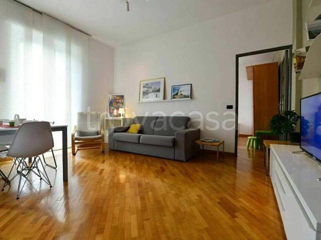 Appartamento in affitto a Milano via Legnone, arredato, parquet, doppi vetri TrovaCasa