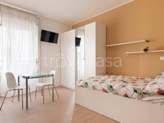 Appartamento in affitto a Milano via Luciano Manara, arredato, studio TrovaCasa
