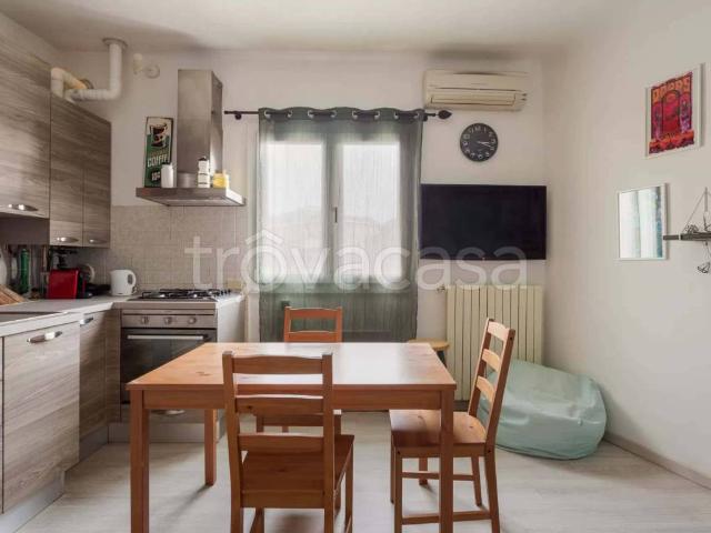 Appartamento in affitto a Milano via Luigi Federico Menabrea, arredato, luminoso, cucina a vista TrovaCasa