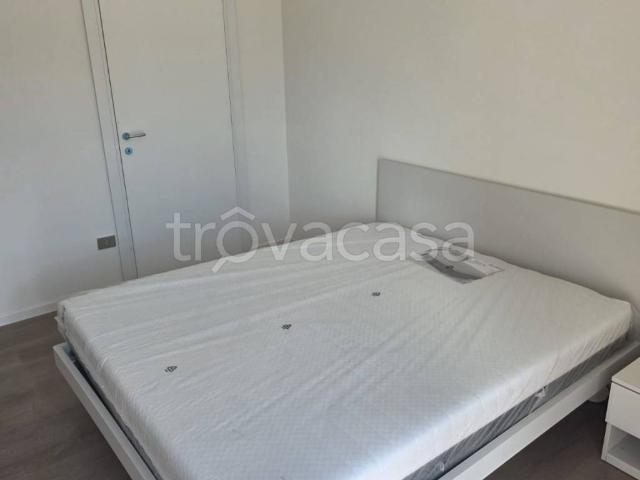 Appartamento in affitto a Milano via Luigi Varanini, 28, terrazzo, vista panoramica, parzialmente arredato TrovaCasa