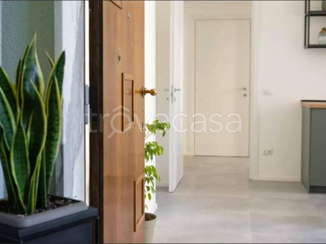 Appartamento in affitto a Milano via Novegno, arredato, ascensore, frigorifero TrovaCasa