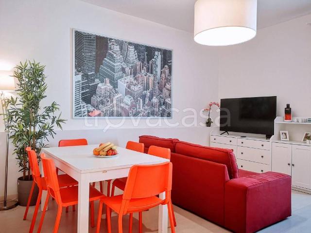 Appartamento in affitto a Milano via Niccolò Copernico, 47, arredato, balcone, cucina a vista TrovaCasa