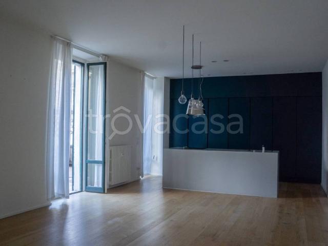 Appartamento in affitto a Milano via Paolo Lomazzo, 31, box, terrazzo, parzialmente arredato TrovaCasa