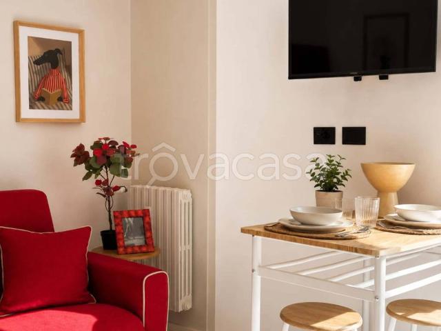 Appartamento in affitto a Milano via Privata Monte Lungo, arredato, balcone, studio TrovaCasa