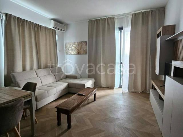 Appartamento in affitto a Milano via Privata Rosalba Carriera, arredato, box, terrazzo TrovaCasa