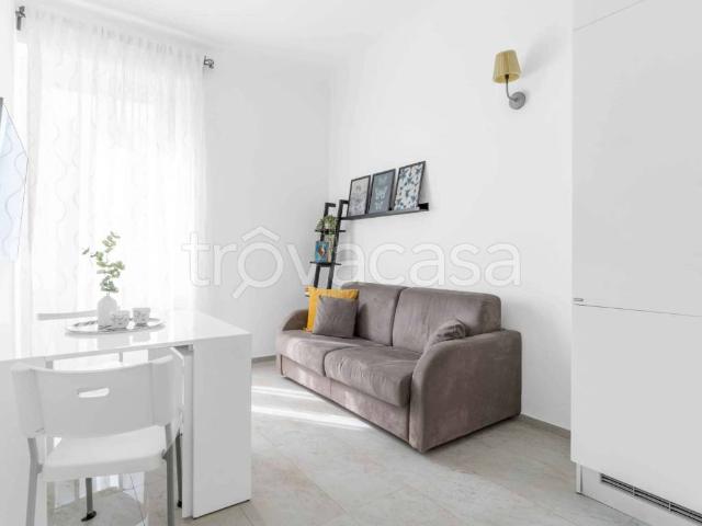Appartamento in affitto a Milano via Tonale, arredato, ascensore, ultimo piano TrovaCasa