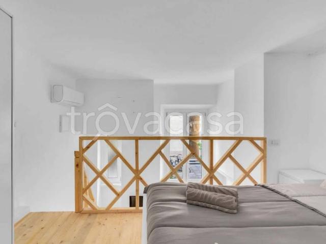 Appartamento in affitto a Milano via Termopili, Rovereto