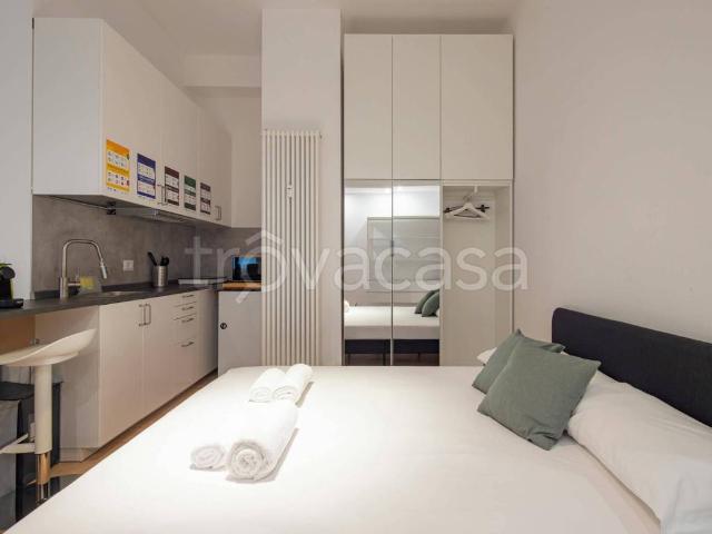 Appartamento in affitto a Milano via Val Strona, arredato, studio TrovaCasa