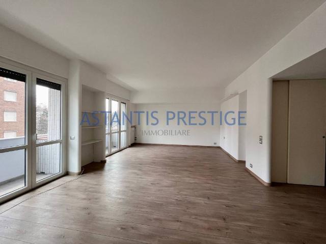 Appartamento in affitto a Milano via Vincenzo Monti, terrazzo, immobile di prestigio, parzialmente arredato TrovaCasa