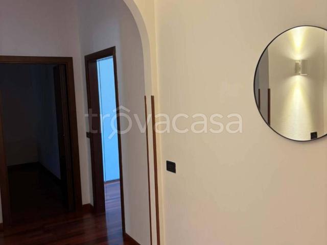 Appartamento in affitto a Milano viale Campania, arredato, centrale, balcone TrovaCasa