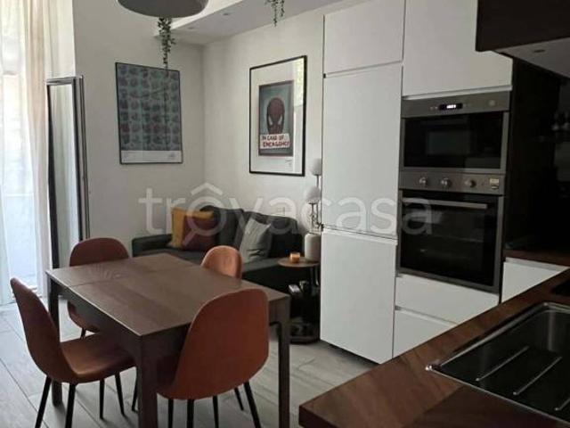 Appartamento in affitto a Milano viale Edoardo Jenner, Farini