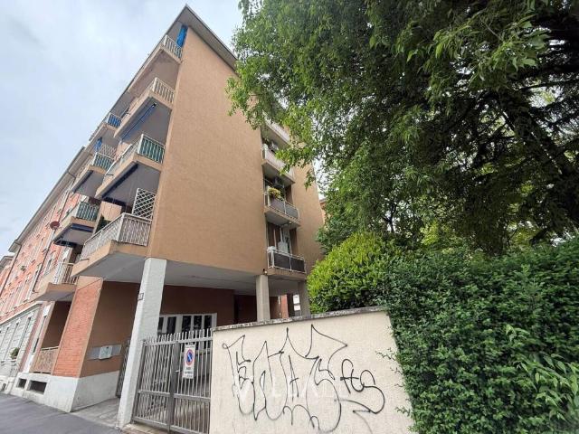 Appartamento in affitto a Milano viale Giovanni Suzzani, 249, arredato, doppia esposizione, lavatrice TrovaCasa