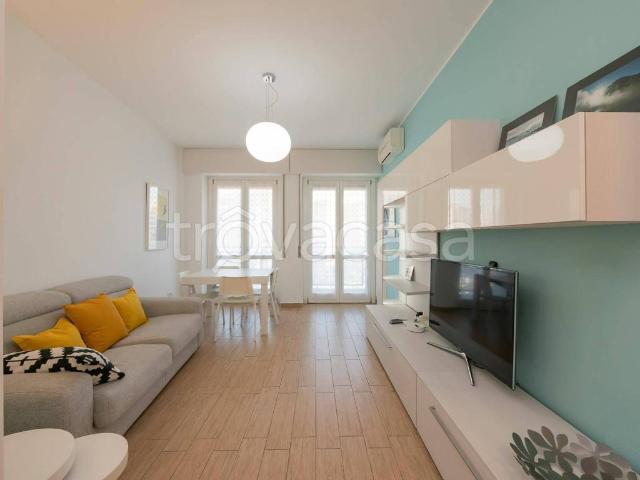 Appartamento in affitto a Milano viale Legioni Romane, arredato, giardino privato, riscaldamento autonomo TrovaCasa