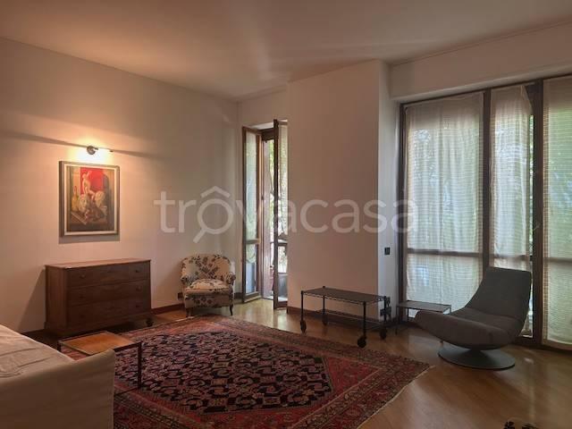 Appartamento in affitto a Milano, Lanza