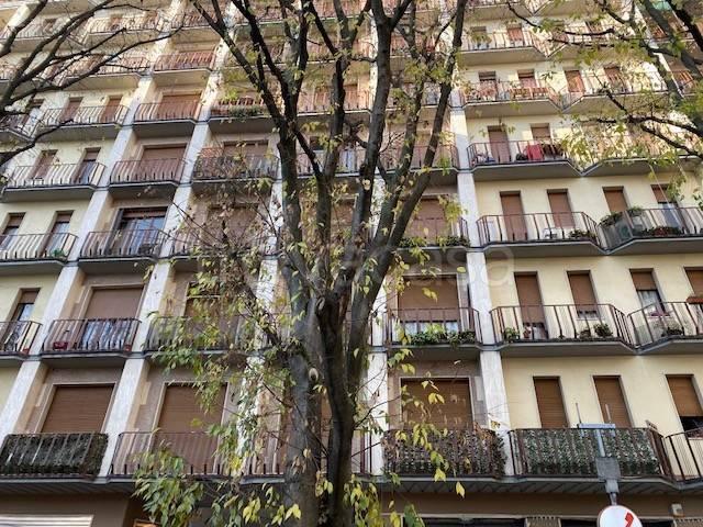 Appartamento in affitto a Milano largo Giovanni Battista Scalabrini, non arredato/vuoto, ascensore, vicinanze negozi TrovaCasa