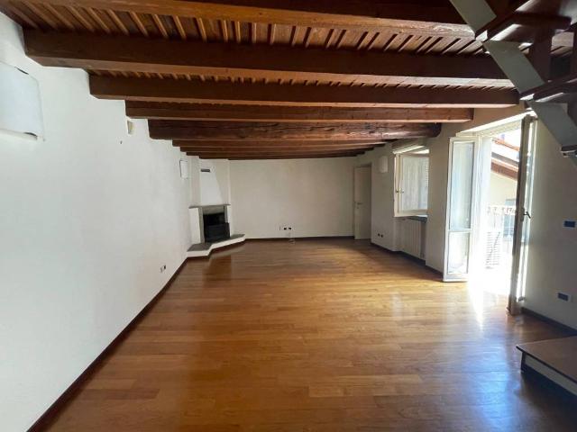 Appartamento in affitto a Milano MI