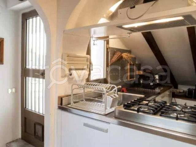 Appartamento in affitto a Milano piazza San Materno, arredato, terrazzo, ascensore TrovaCasa