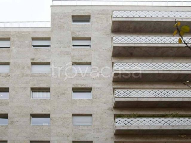 Appartamento in affitto a Milano piazza Santa Maria Beltrade, arredato, terrazzo, lavastoviglie TrovaCasa