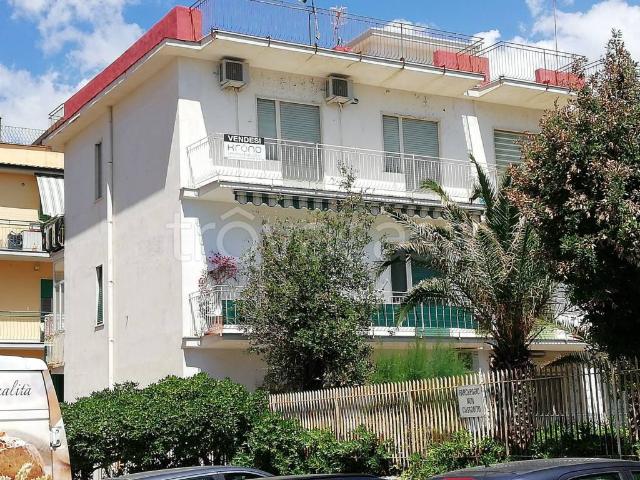 Appartamento in affitto a Minturno via dell'Impero, arredato, giardino privato, posto auto TrovaCasa