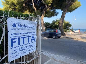 Appartamento in affitto a Minturno via lungomare nazario sauro, posto auto, fronte mare, lungomare TrovaCasa