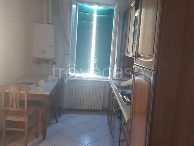 Appartamento in affitto a Mirandola via Marsala, riscaldamento autonomo, parzialmente arredato, centrale TrovaCasa
