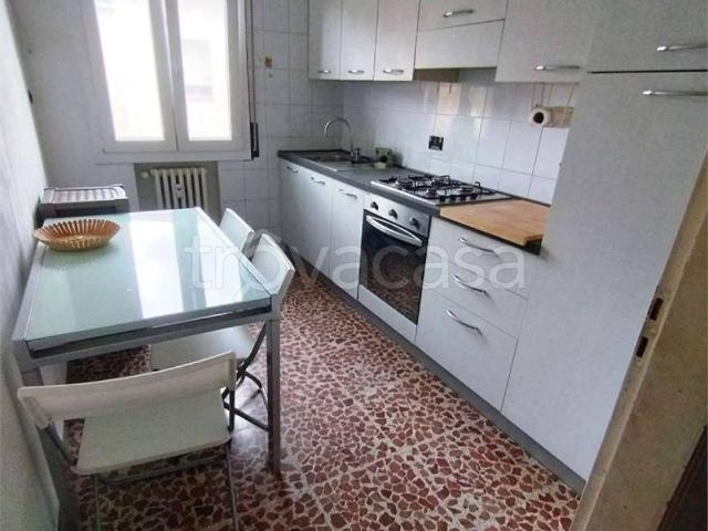 Appartamento in affitto a Modena via Giuseppe Fregni, arredato, ascensore, riscaldamento centralizzato TrovaCasa