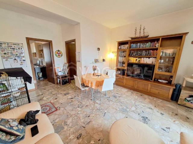 Appartamento in affitto a Modena via Luigi Riccoboni, 8, Viali