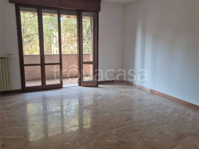 Appartamento in affitto a Modena, non arredato/vuoto, box, terrazzo TrovaCasa