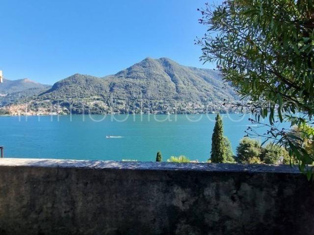 Appartamento in affitto a Moltrasio via Ranzato, posto auto, vista lago, ingresso indipendente TrovaCasa