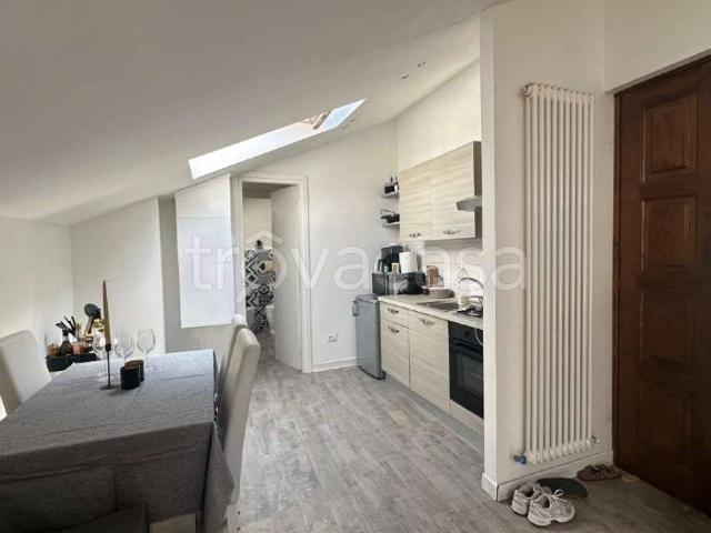 Appartamento in affitto a Moncalieri piazza vittorio 8, parzialmente arredato, centrale, frigorifero TrovaCasa